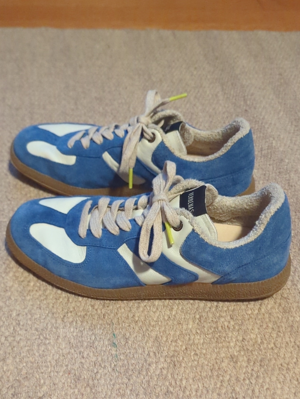 Women's Verbenas Sora Sneakers Size 40 White/Blue Suede